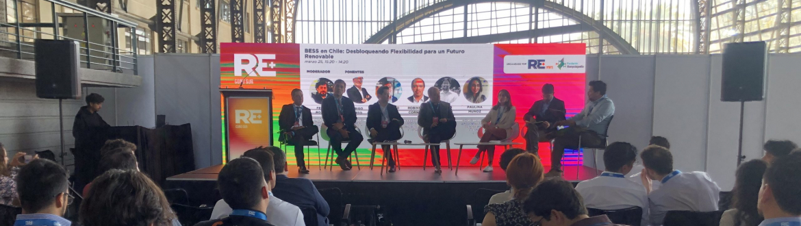 Destacada participación de la CNE en panel sobre almacenamiento en RE+ Conosur