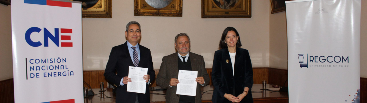 CNE y RegCom de la Universidad de Chile firman acuerdo para fortalecer la evaluación de impacto regulatorio en el sector energético